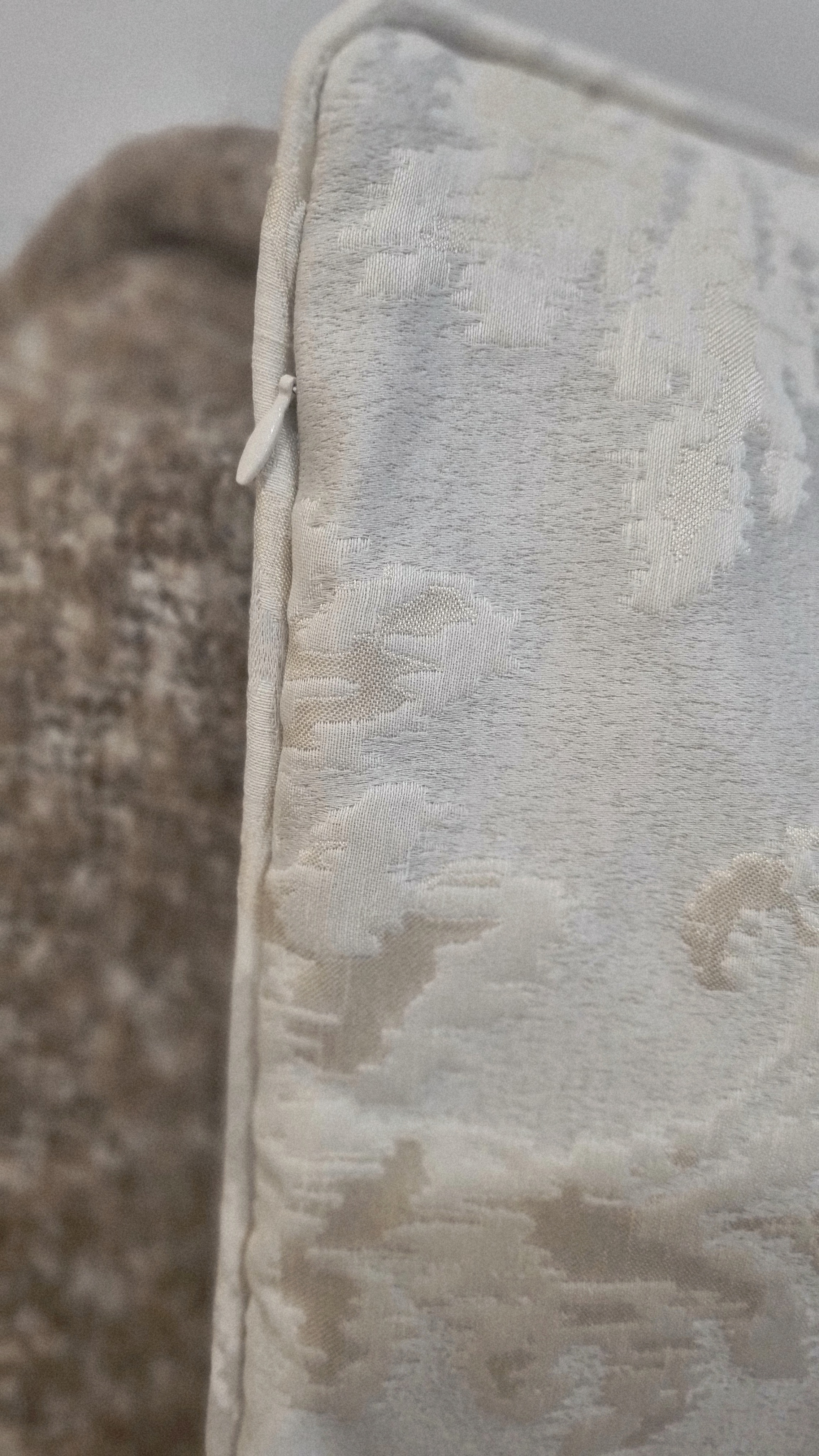 Valencia Cushion